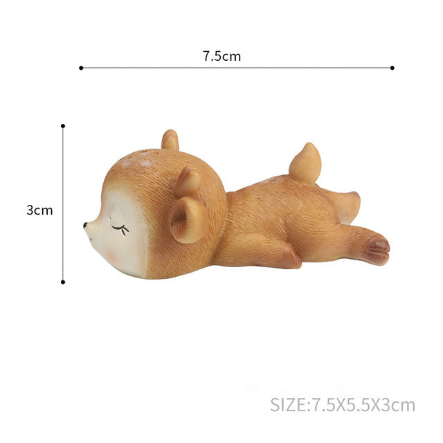 Figurine Faon Endormi en Résine – Ornement Noël & Déco Maison, Jardin, Voiture, 3 Poses, 7,5cm