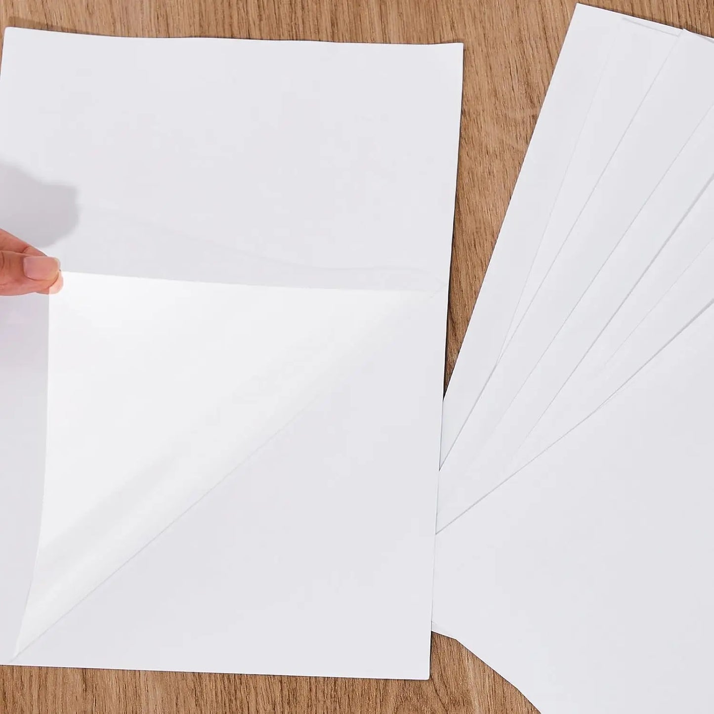 Papier Autocollant Holographique A4 – Lot de 20 Feuilles – Film Vinyle Auto-Adhésif – 6 Motifs