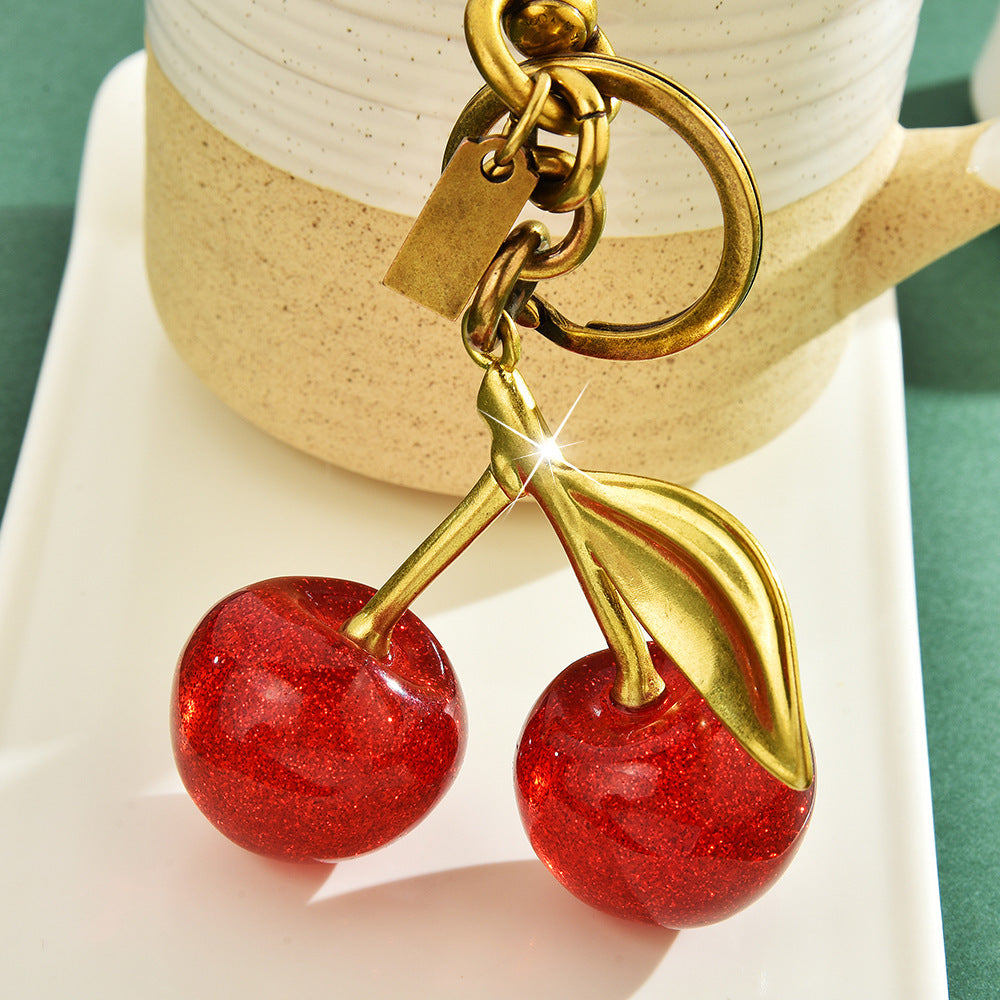 Porte-Clés Pendentif Cerise Cristal Plaqué Or – Bijou de Sac 8,5x6,5cm, 2 Coloris, Cadeau Mode & Accessoire Tendance