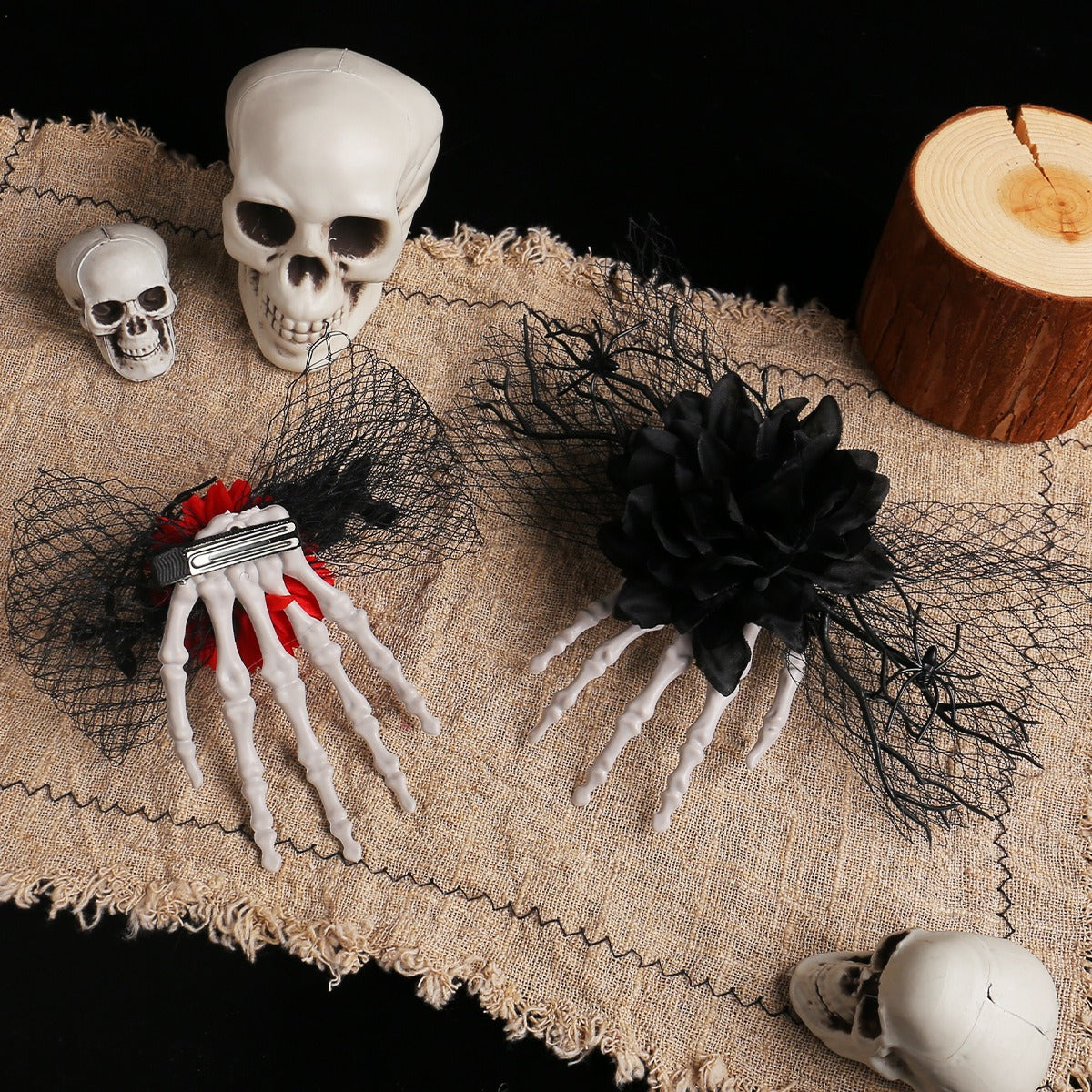 Pince à Cheveux Squelette Main & Rose Halloween – Accessoire Coiffure Horreur, Noir ou Rouge, Soirée Déguisée