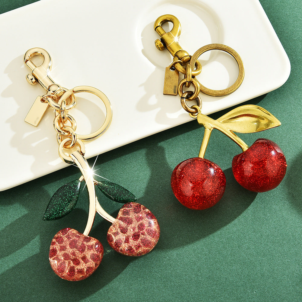 Porte-Clés Pendentif Cerise Cristal Plaqué Or – Bijou de Sac 8,5x6,5cm, 2 Coloris, Cadeau Mode & Accessoire Tendance