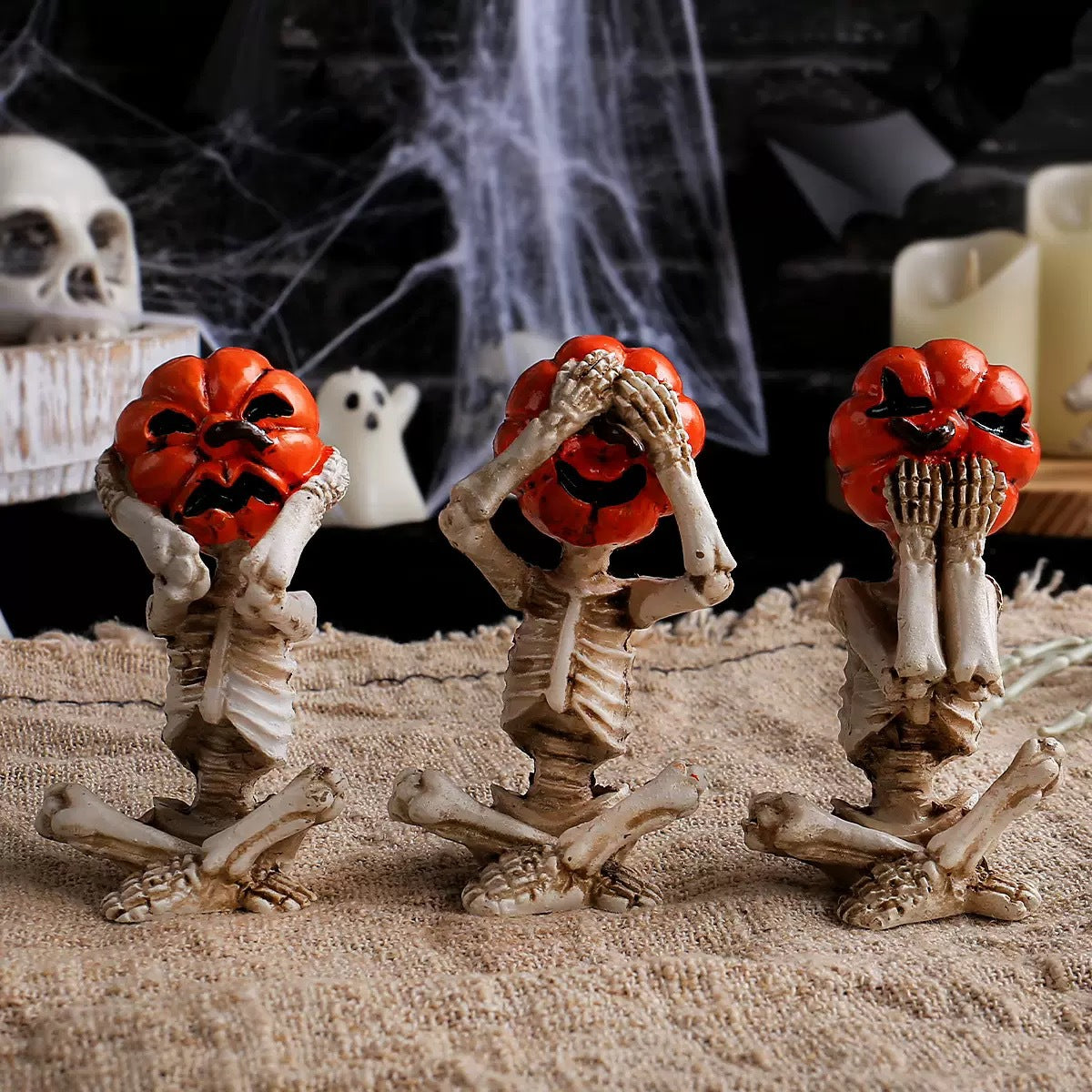 Figurine Crâne Citrouille Yoga Halloween – Les 3 Singes de la Sagesse Version Horreur, Résine, Déco Prop Macabre