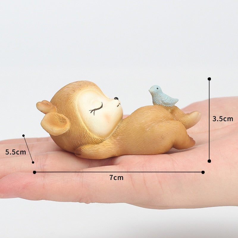 Figurine Faon Endormi en Résine – Ornement Noël & Déco Maison, Jardin, Voiture, 3 Poses, 7,5cm