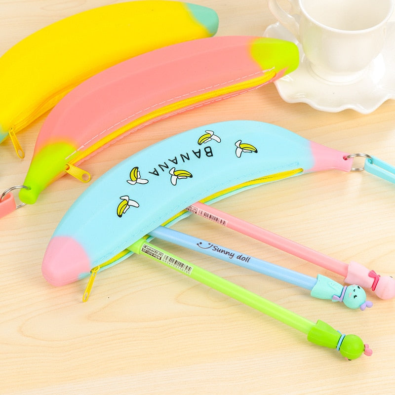 Trousse Kawaii Banane en Silicone Grande Capacité – Motif Cartoon Mignon, Étudiant Fille, 3 Coloris Jaune Bleu Rose