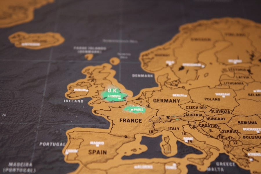 Carte du Monde à Gratter Deluxe – Fond Noir & Feuille Dorée, 82,5×59,4cm, Cadeau Voyageur
