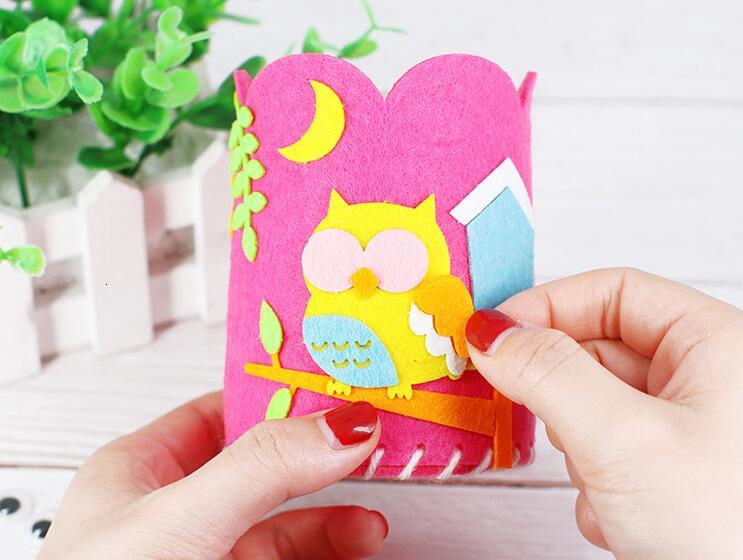 Kit DIY Porte-Crayons Créatif Enfant – Lot de 5 à Assembler & Décorer, Tissu Non Toxique, Activité Manuelle, Cadeau Enfant