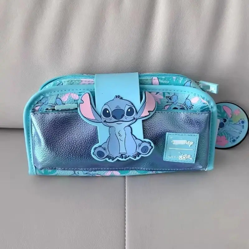 Collection Stitch – Sac à Dos, Trousse, Gourde & Lunch Box, Au Choix