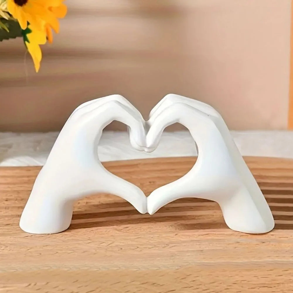 Sculpture Geste d’Amour en Résine – Déco Nordique Luxe, Bureau Maison Cadeau