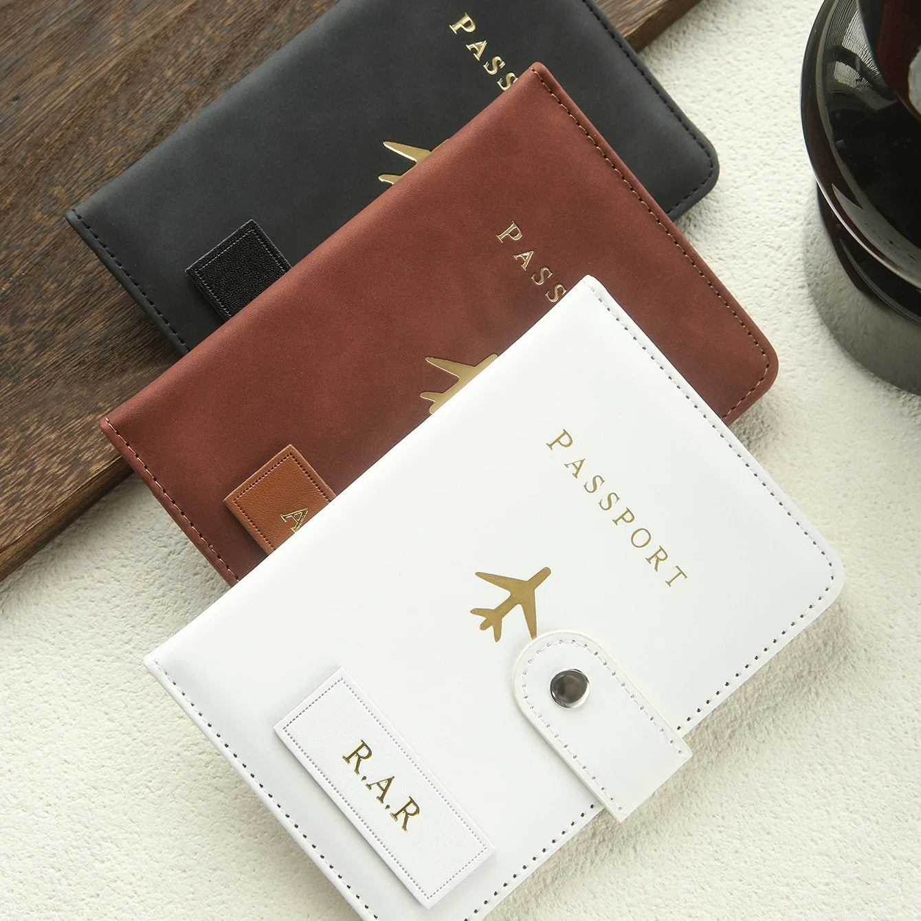 Porte-Passeport Personnalisé en Cuir PU – Prénom Gravé, Cadeau Voyage