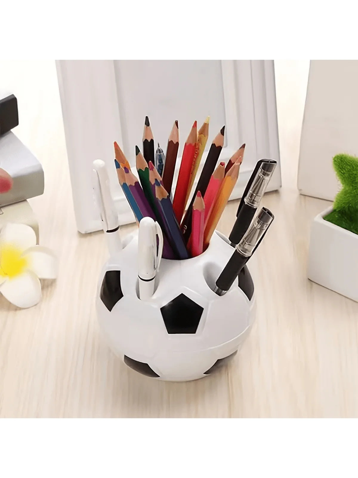 Porte-Stylos Forme Ballon de Football – Multifonction – Déco Bureau & Chambre