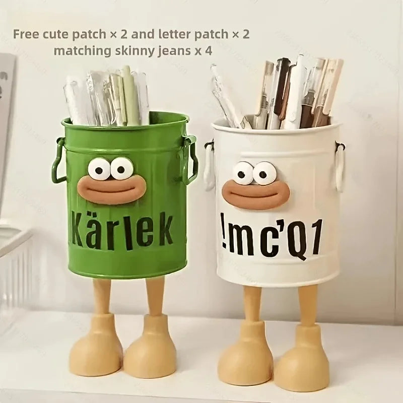 Porte-Stylos Seau Cartoon – Yeux & Pieds en Bois – DIY Stickers Inclus – 4 Coloris