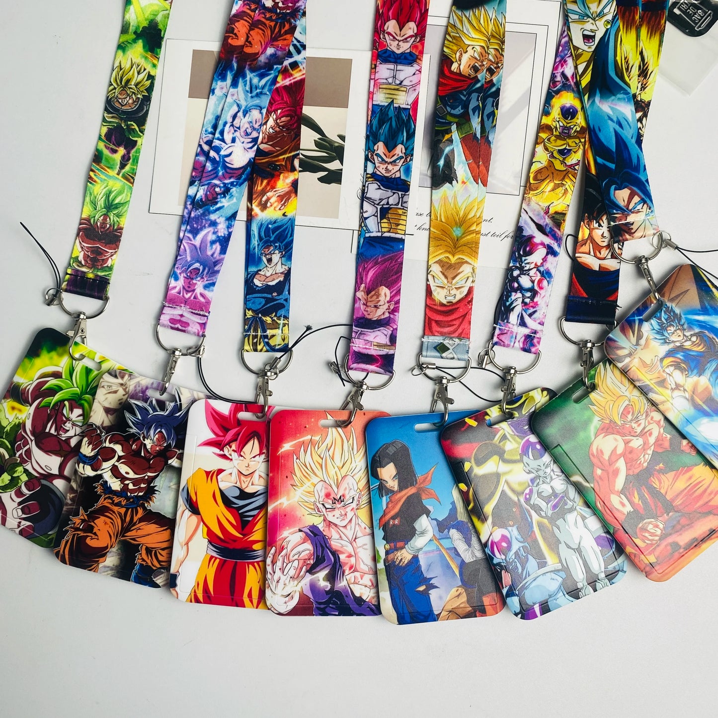 Cordon Tour de Cou Porte-Badge Dragon Ball Z – 18 Designs – Carte de Bus & Badge