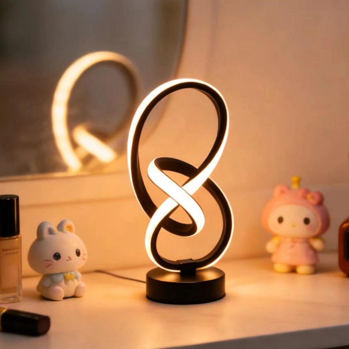 Lampe LED de Bureau USB – 3 Modes de Luminosité, Design Créatif, Chambre & Bureau, Noir ou Blanc