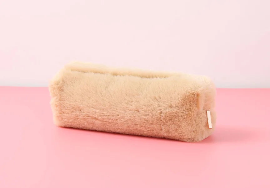 Trousse en Peluche Kawaii – Grande Capacité – Tie-dye & Coloris Unis