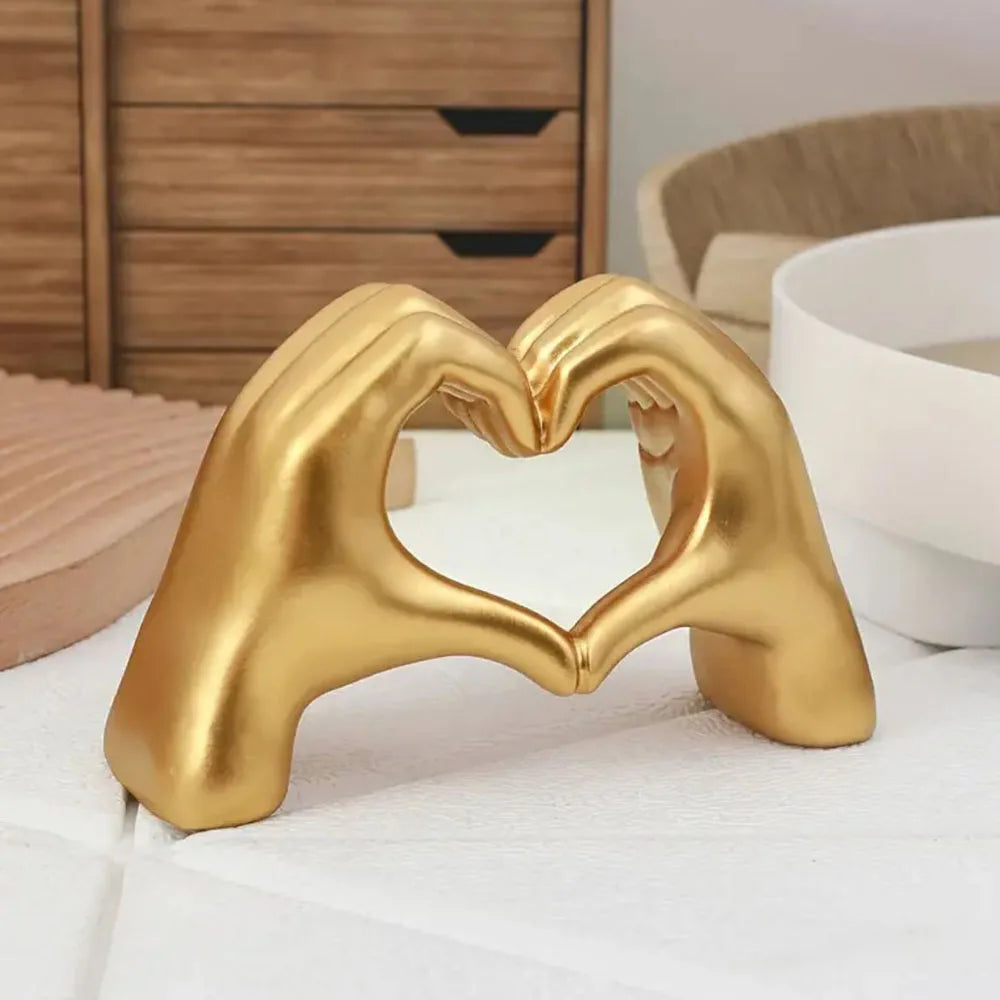 Sculpture Geste d’Amour en Résine – Déco Nordique Luxe, Bureau Maison Cadeau