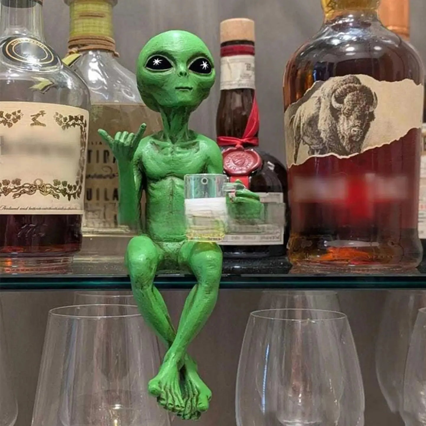 Statue Extraterrestre Bière en Résine – Figurine Humoristique Déco Bureau 15 cm