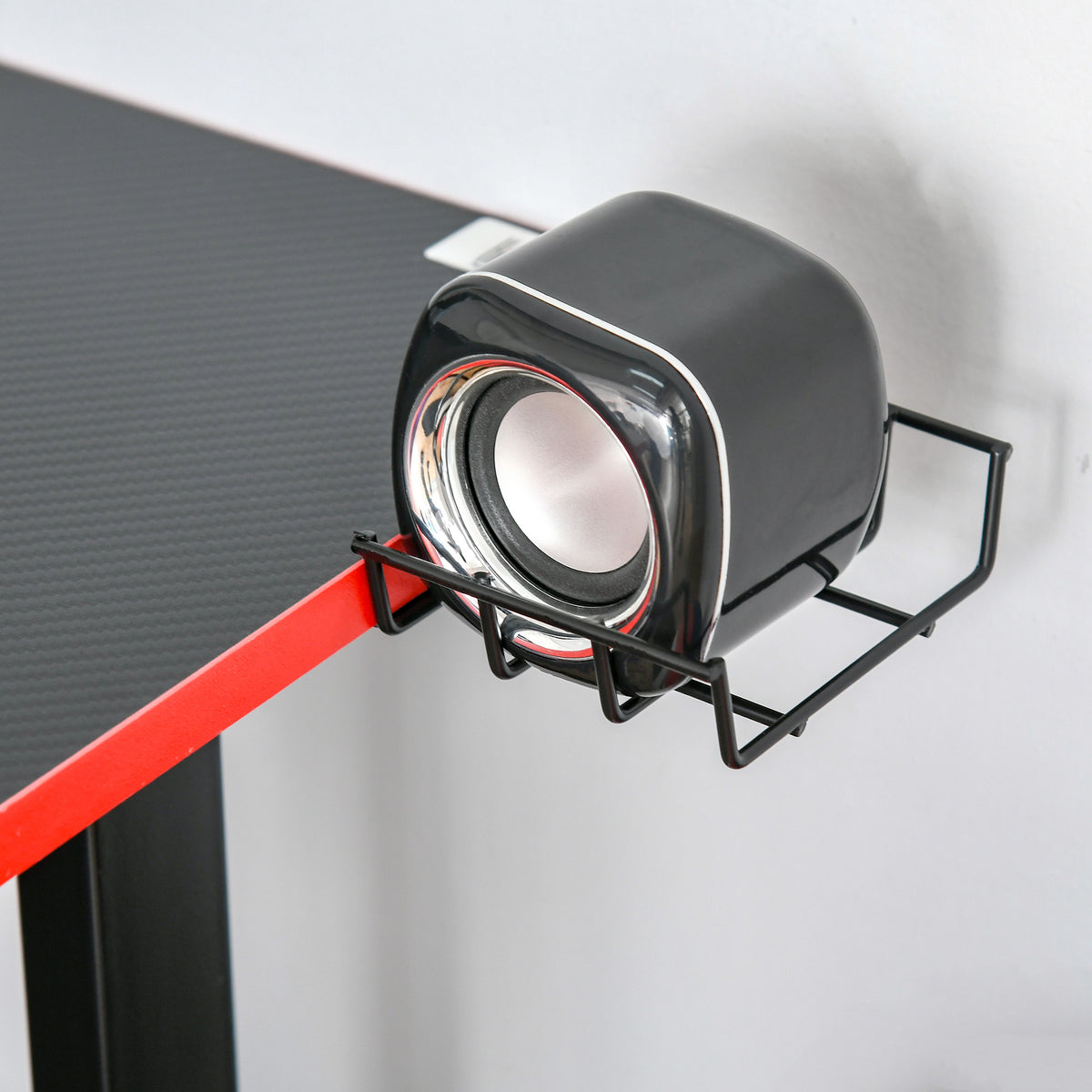 Bureau Gaming Racing 120cm – Plateau Texture Carbone, Support Casque, Brackets & Porte-Gobelet, Châssis Métal, Rouge & Noir